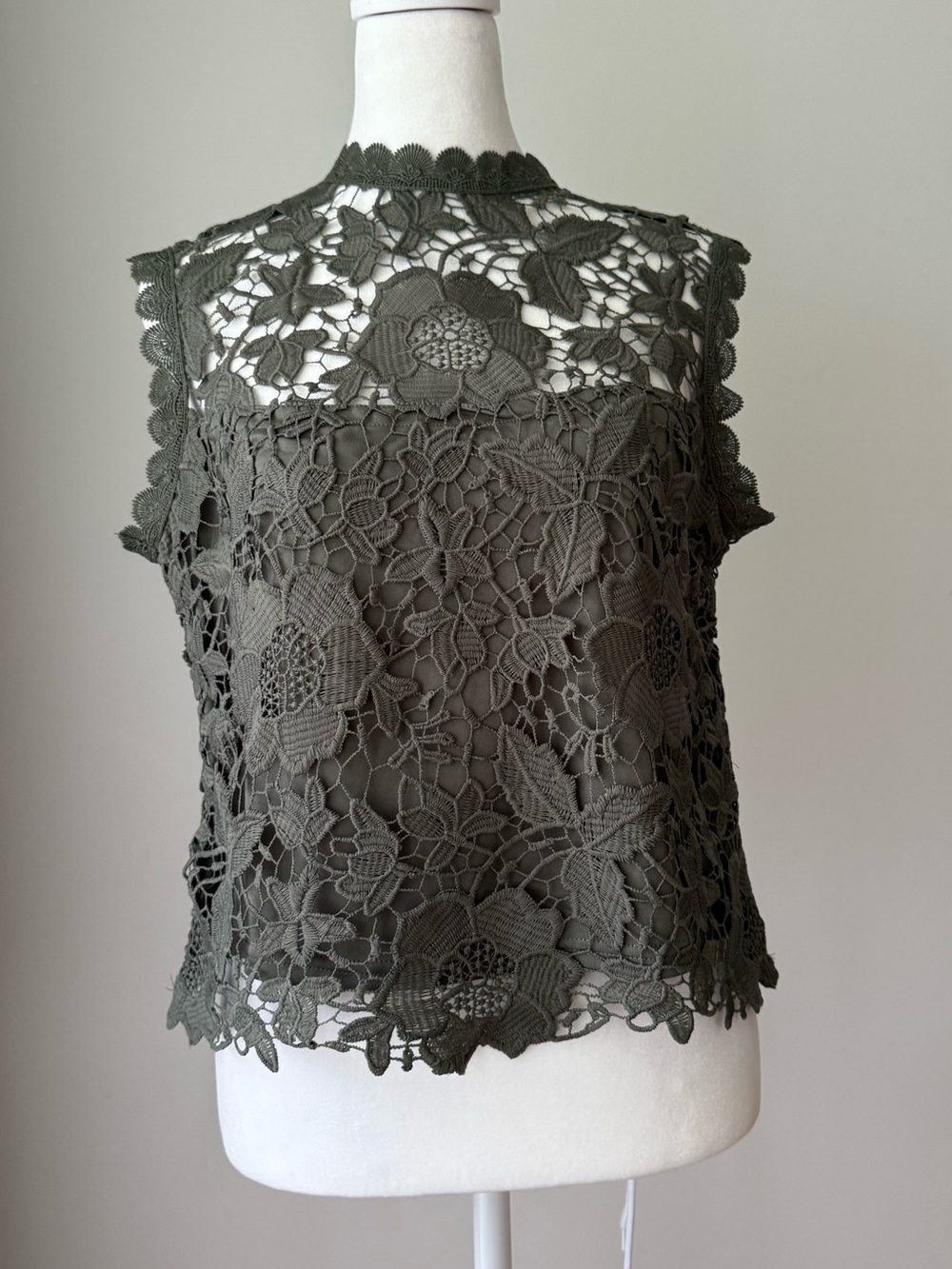 Nanette Lepore Lace Floral Blouse Women’s S Green Sheer Mock Neck Top